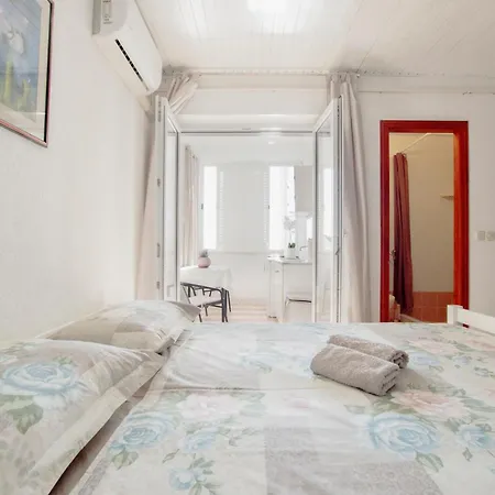 شقة Sunny House Kimi أوميس