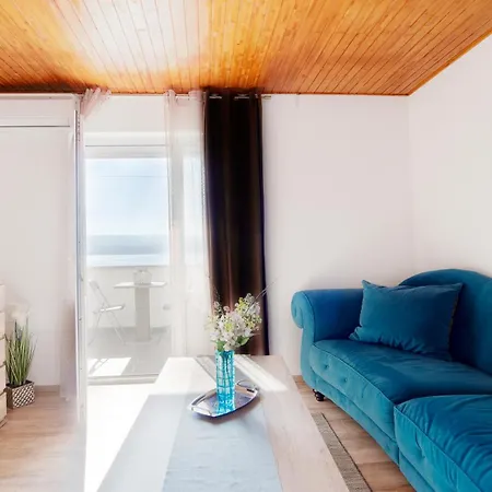 Sunny House Kimi * أوميس